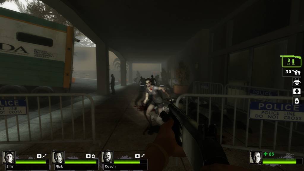 [13]-Left 4 Dead 2 – v2.2.0.2 / Build 5608010 + Multiplayer Download